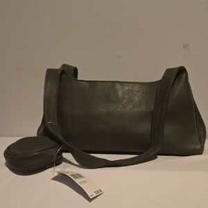 Nine Company Green Minimalist Shoulder Bag with Sturdy Straps
